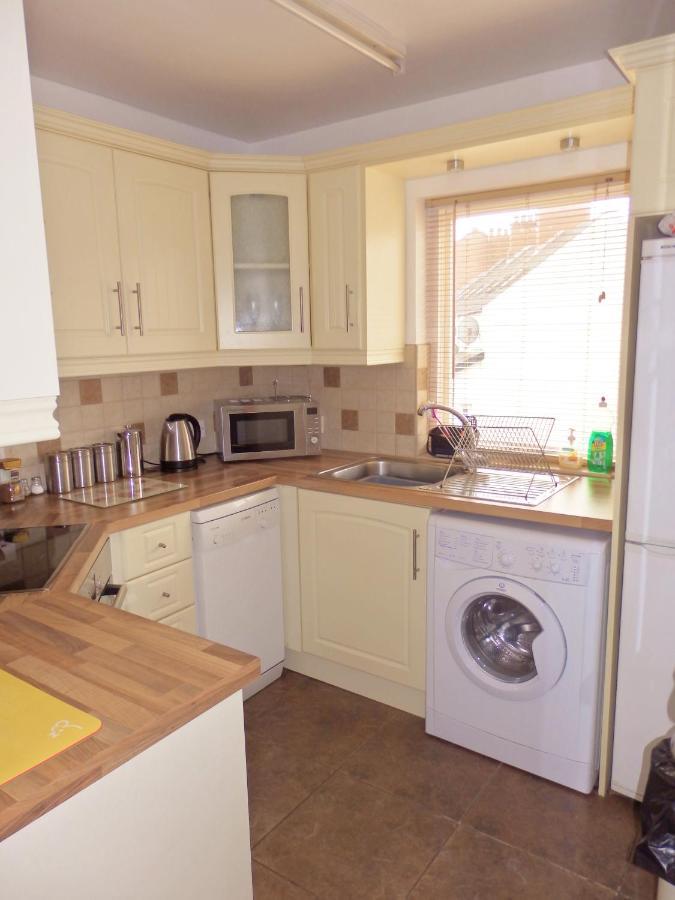 Excellent Location - City Centre - Parking - 4 Beds -2 Bedrooms Belfast Buitenkant foto