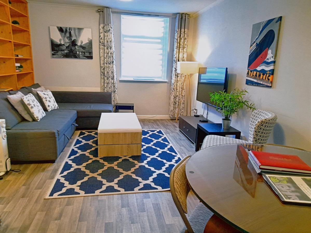 Excellent Location - City Centre - Parking - 4 Beds -2 Bedrooms Belfast Buitenkant foto