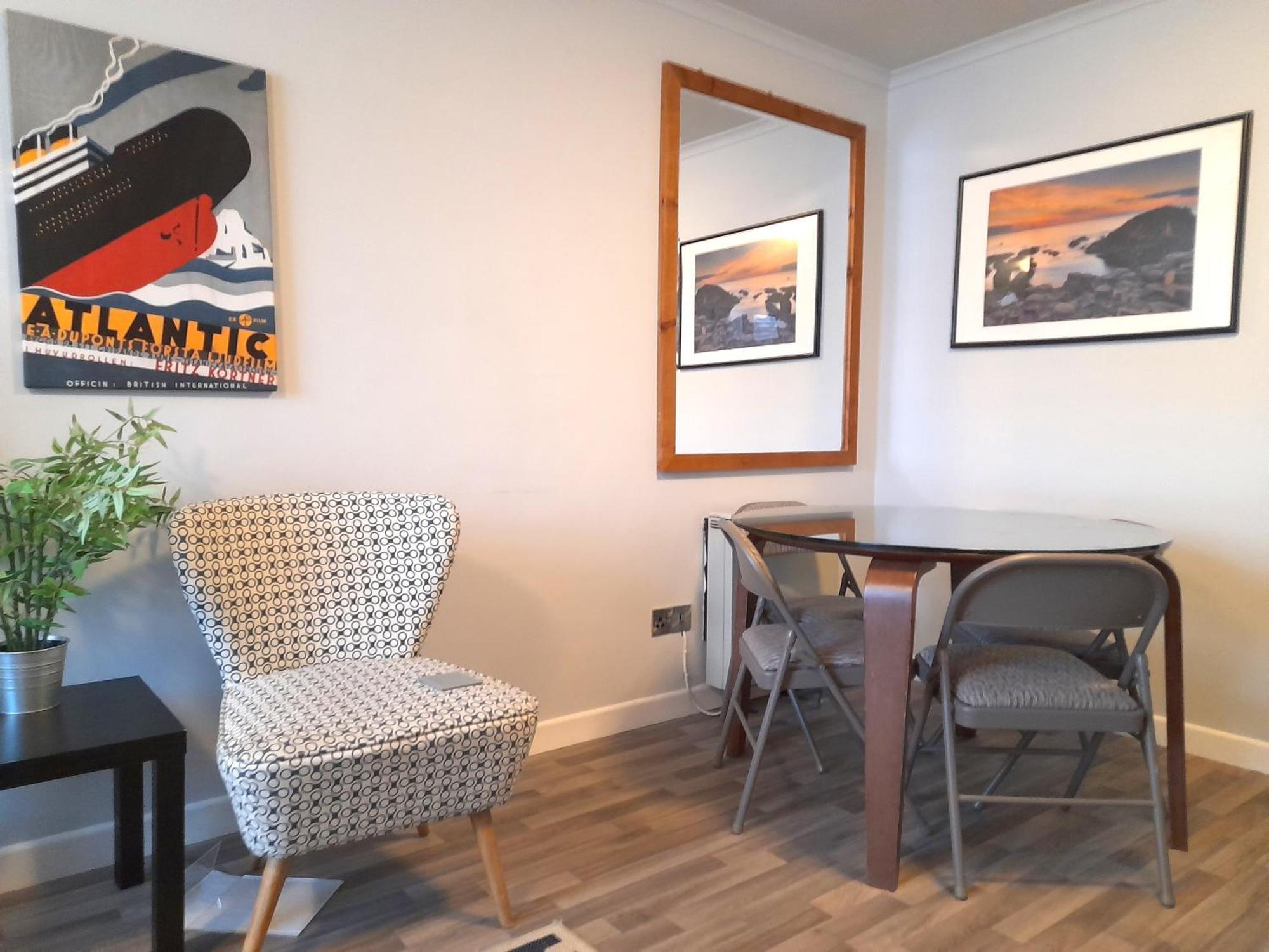 Excellent Location - City Centre - Parking - 4 Beds -2 Bedrooms Belfast Buitenkant foto