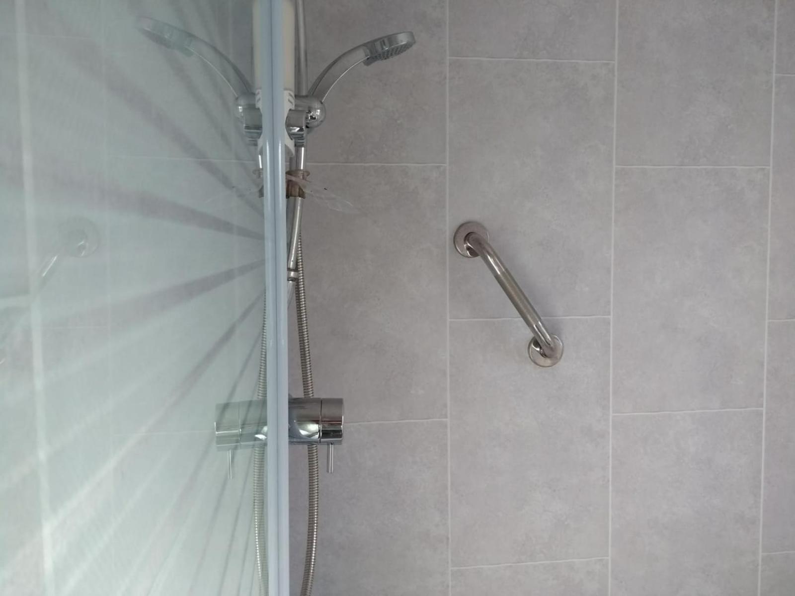 Excellent Location - City Centre - Parking - 4 Beds -2 Bedrooms Belfast Buitenkant foto