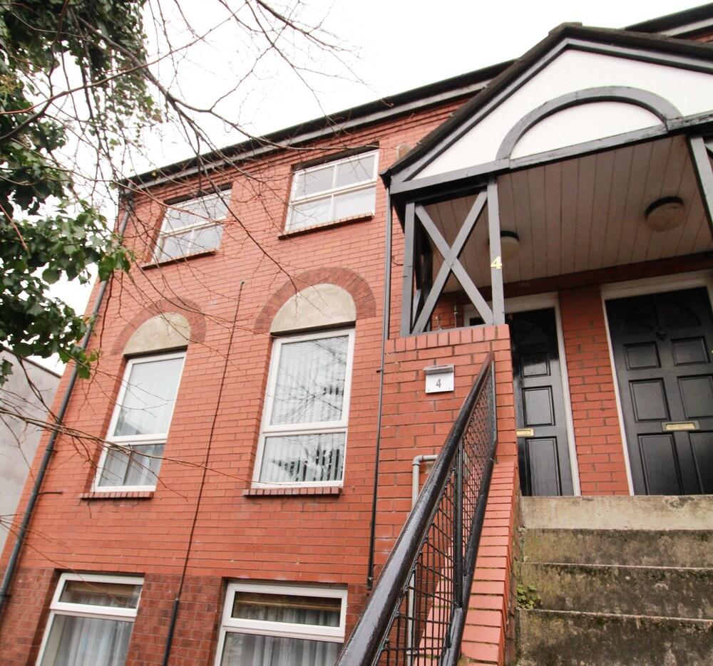 Excellent Location - City Centre - Parking - 4 Beds -2 Bedrooms Belfast Buitenkant foto