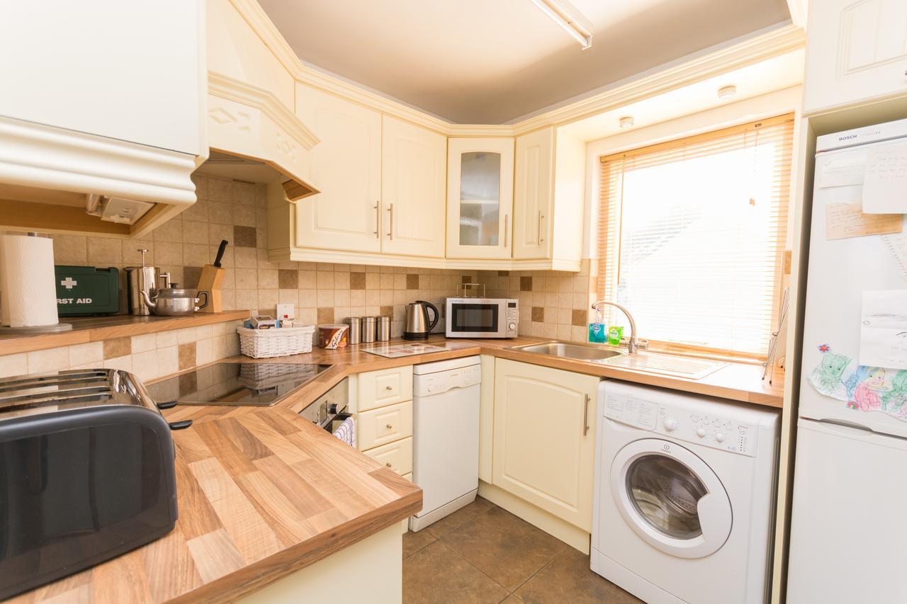 Excellent Location - City Centre - Parking - 4 Beds -2 Bedrooms Belfast Buitenkant foto