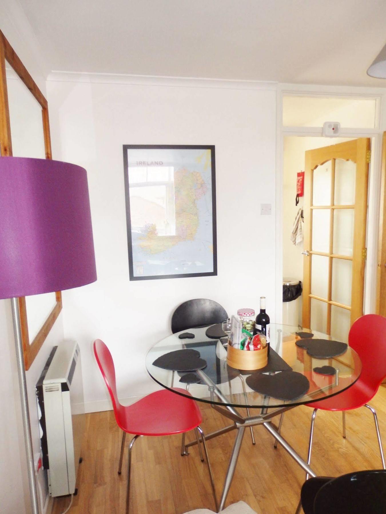 Excellent Location - City Centre - Parking - 4 Beds -2 Bedrooms Belfast Buitenkant foto