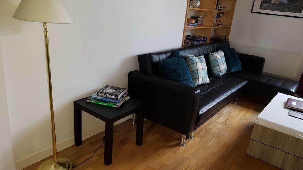 Excellent Location - City Centre - Parking - 4 Beds -2 Bedrooms Belfast Buitenkant foto