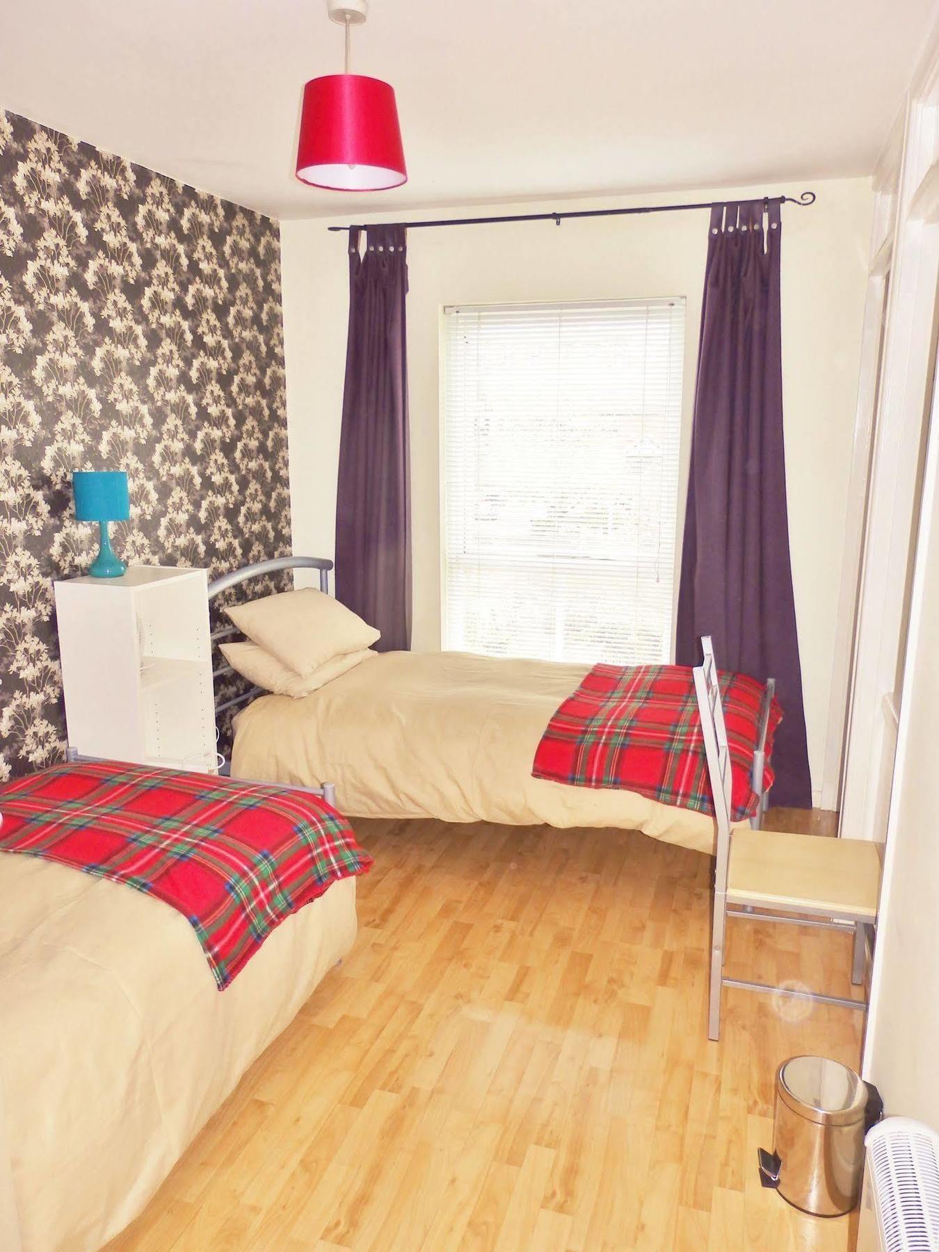 Excellent Location - City Centre - Parking - 4 Beds -2 Bedrooms Belfast Buitenkant foto