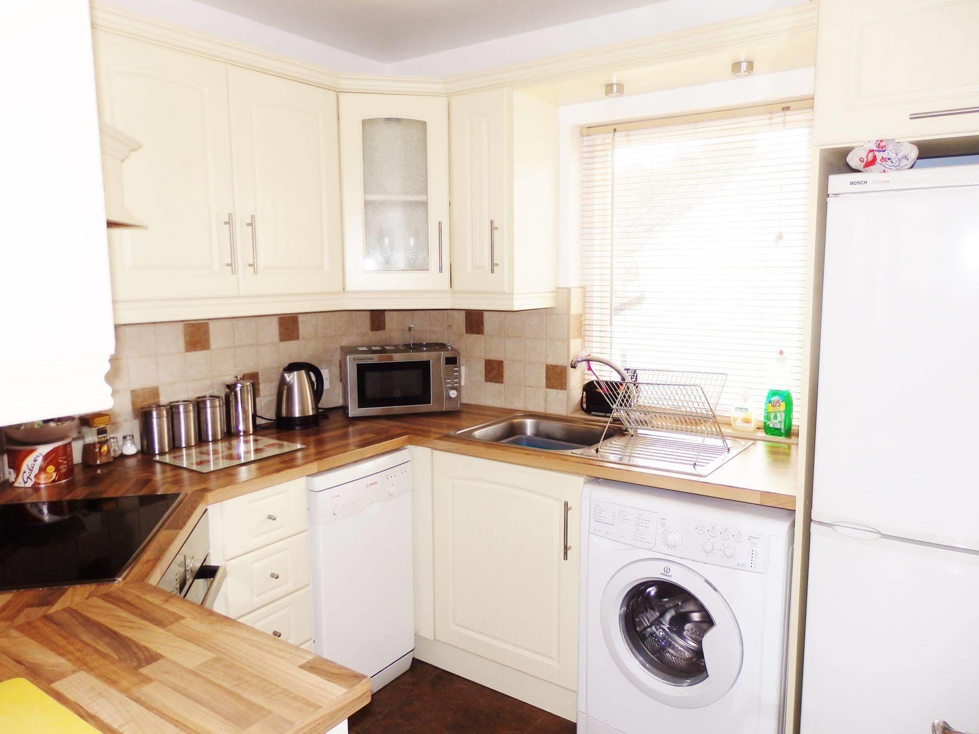 Excellent Location - City Centre - Parking - 4 Beds -2 Bedrooms Belfast Buitenkant foto